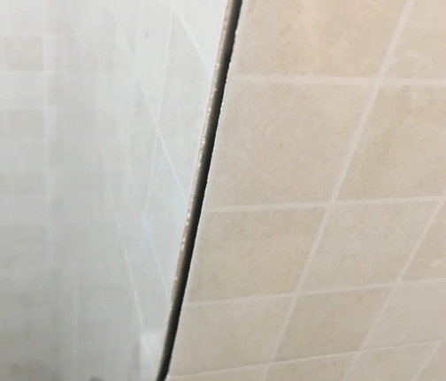 克东瓷砖空鼓维修公司分享阳台瓷砖脱落的修复过程可以分为以下几个步骤